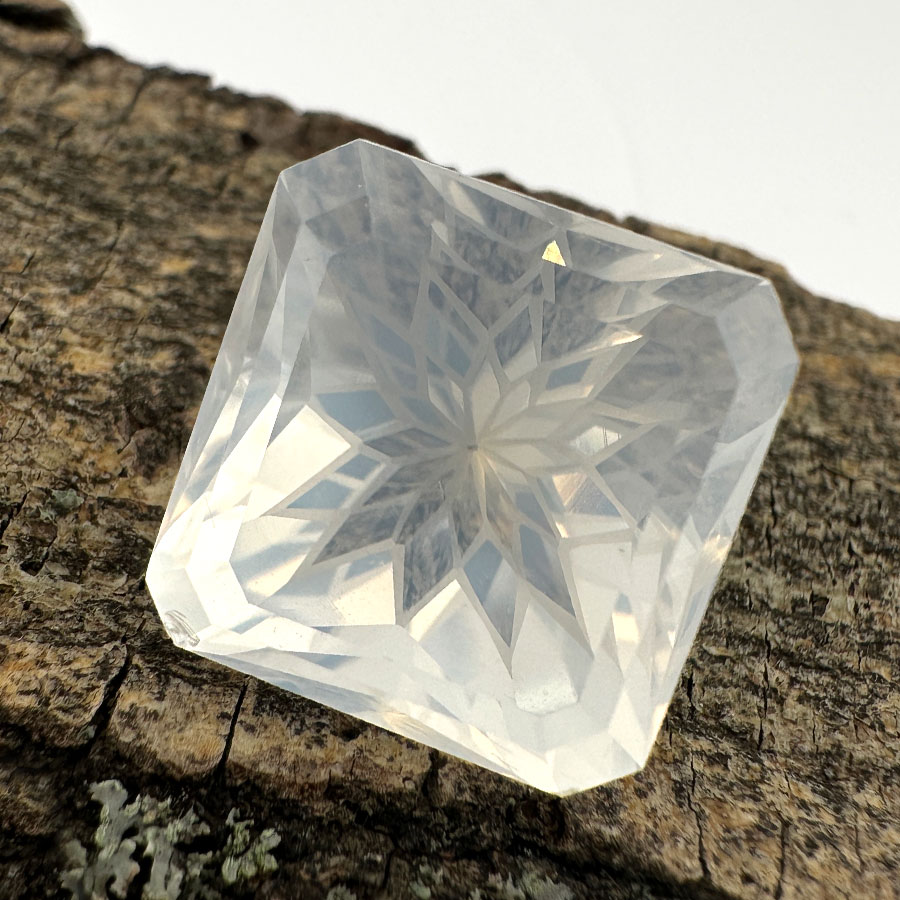 Місячний камінь