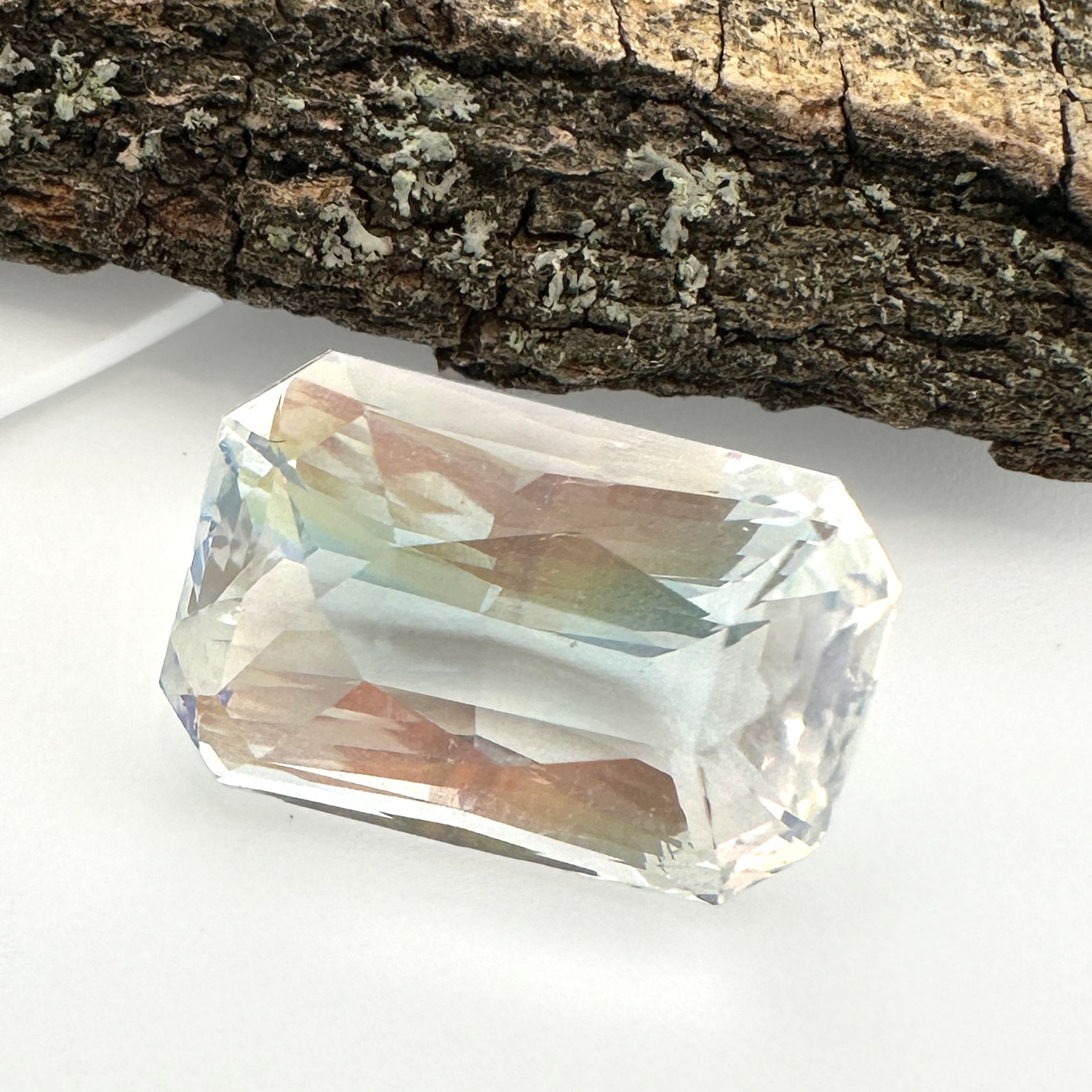 Місячний камінь