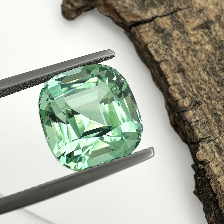 Турмалін - Верделіт (зелений)