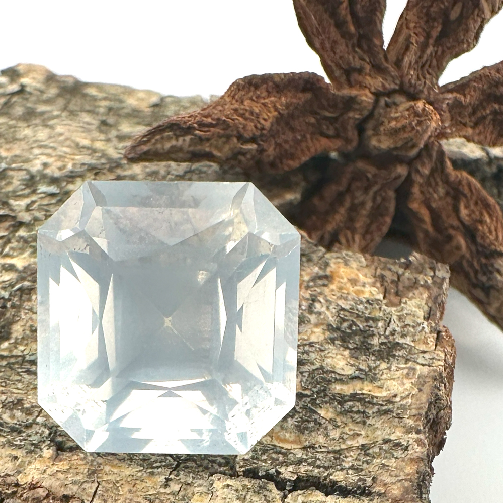 Місячний камінь